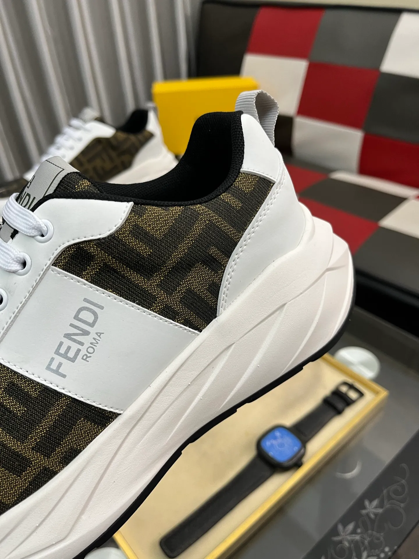 Ex-factory price: 438⌚️⌚️[Fendi] Fendi’s latest casual shoes for men! Available at counters simultaneously! A one-to-one replica of the original. Made entirely of imported top-grain calfskin, the interior is made of top-grain water-dyed cowhide, and the original factory-supplied rubber outsole. Leading new fashion concepts. Matching code: 38-442️⃣Colors available